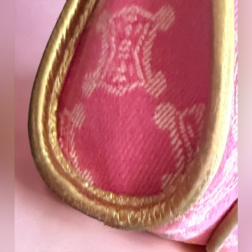 Celine Pink Triomphe Monogram Poulbot Denim Shoulder-bag w Gold Trim
EXCELLENT! - Picture 12 of 15